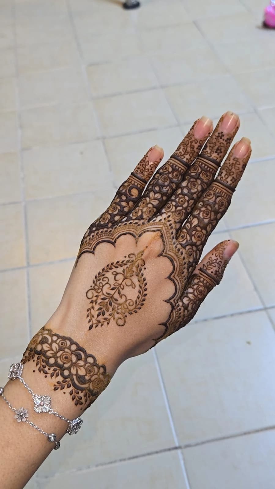 roshans henna — photo 1